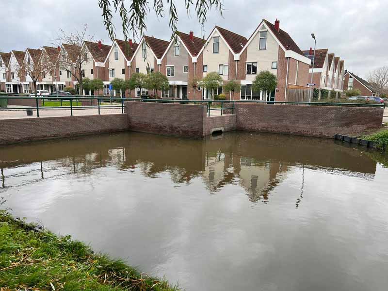 Je bekijkt nu Bruggen reinigen Middenbeemster